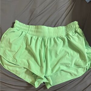 Lululemon Hotty Hot 2.5 inch shorts
